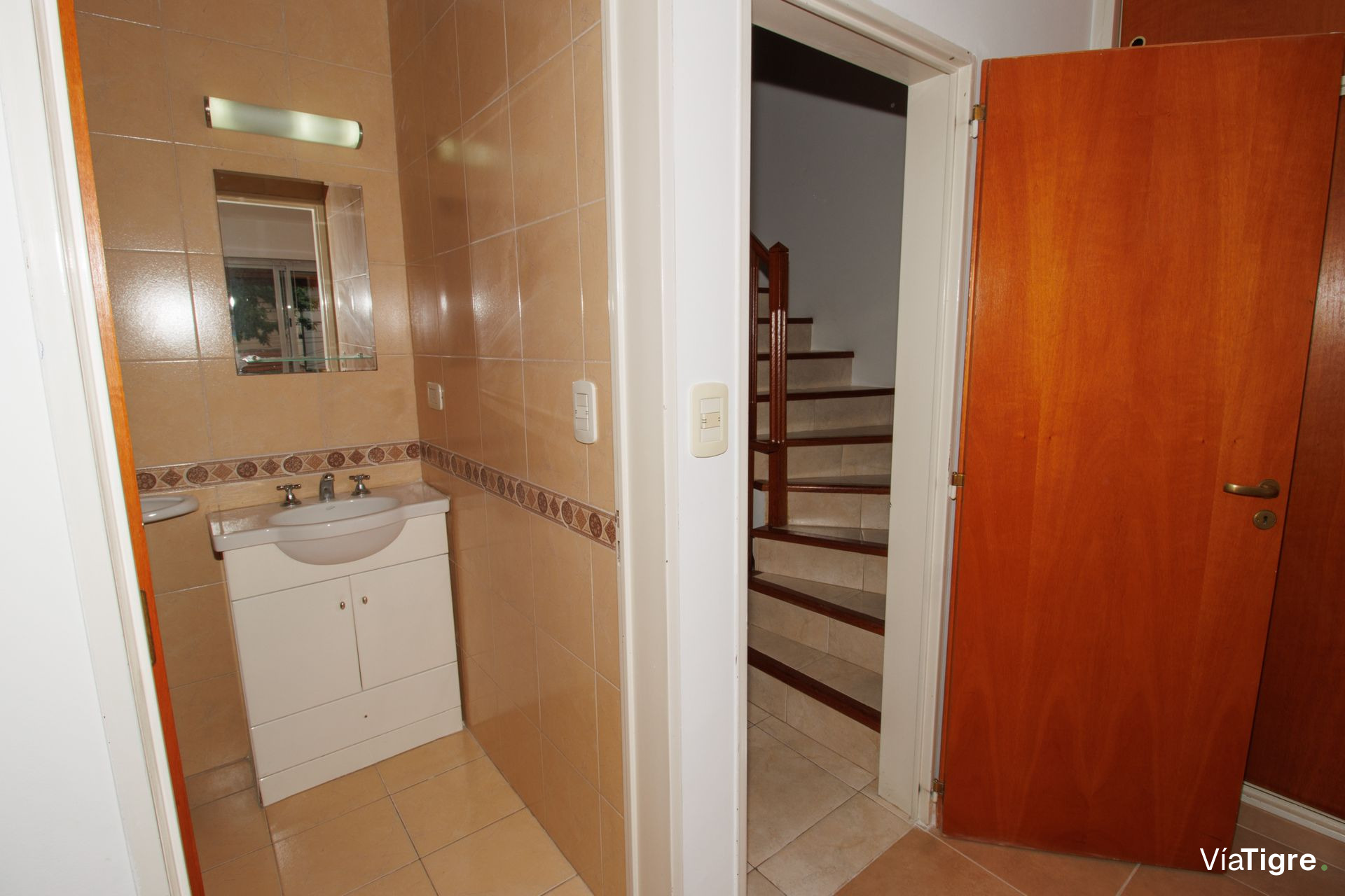 triplex con cochera en munro