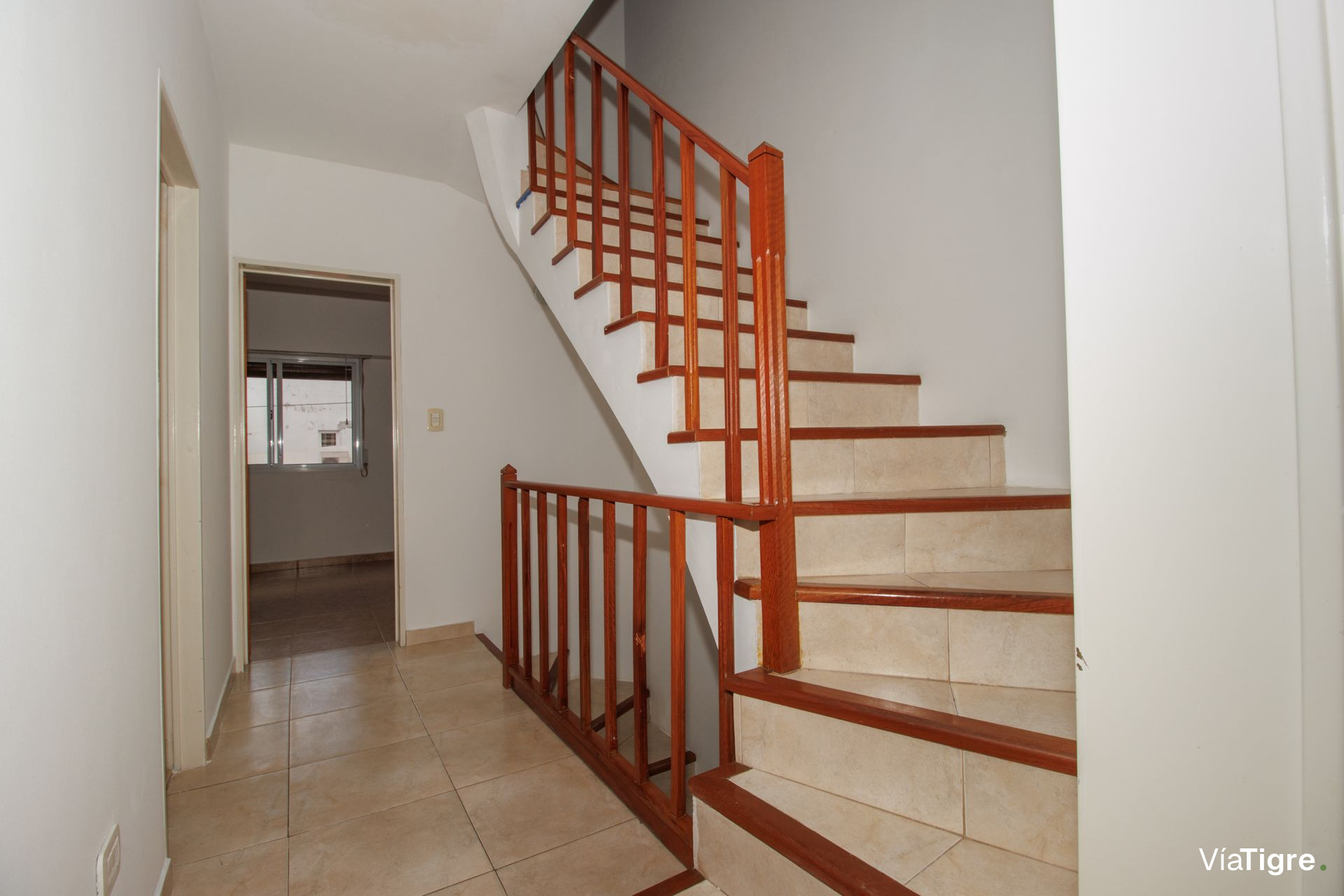 triplex con cochera en munro