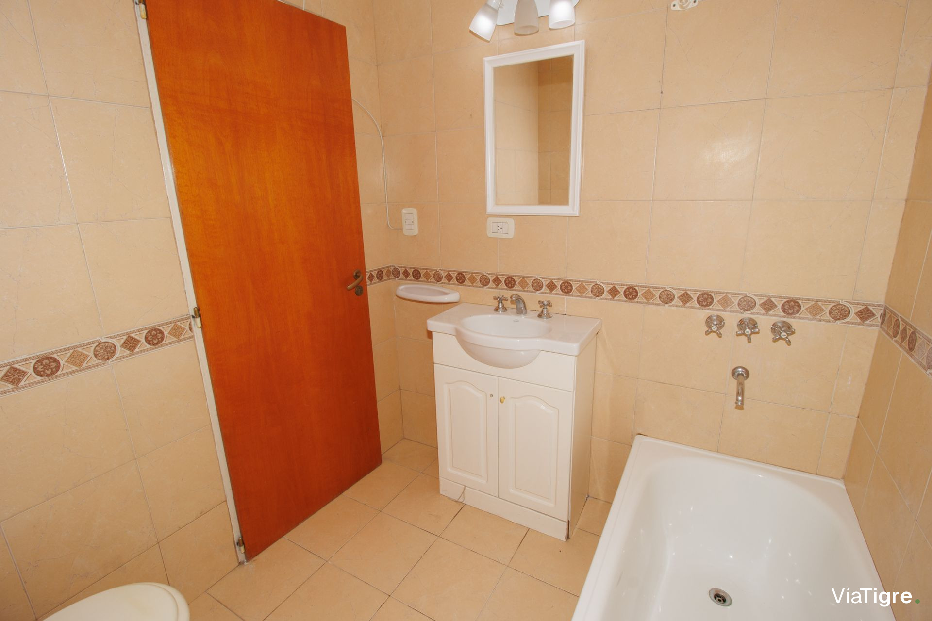 triplex con cochera en munro