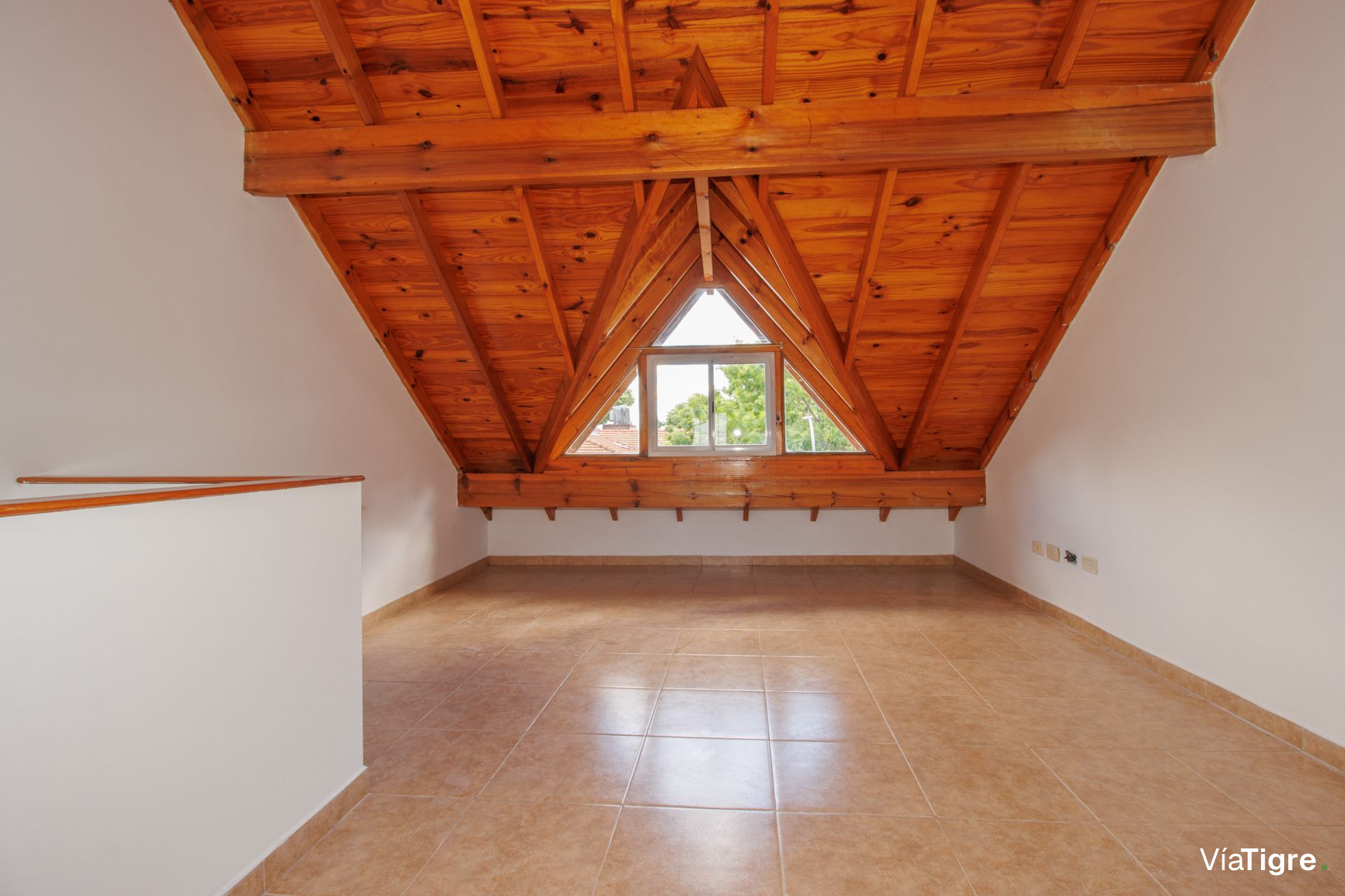 triplex con cochera en munro