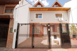 triplex con cochera en munro