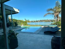 Short-term rental House Nordelta with heated pool