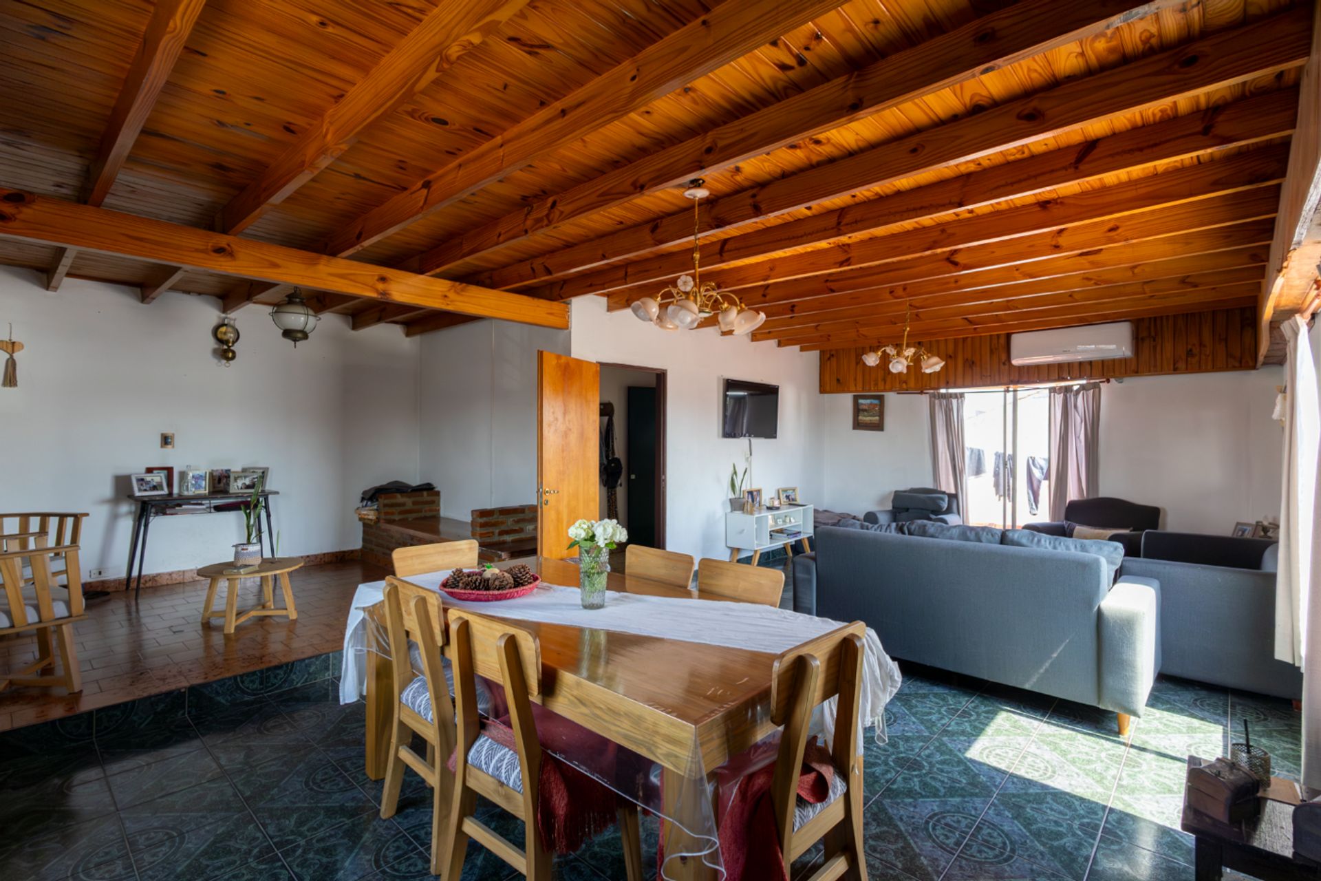 Sale: 5-Room Munro Apartment – Credit Opportunity