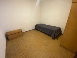 3-room house for rent on Munro Street, front garden