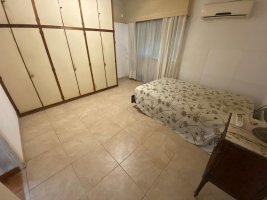 3-room house for rent on Munro Street, front garden