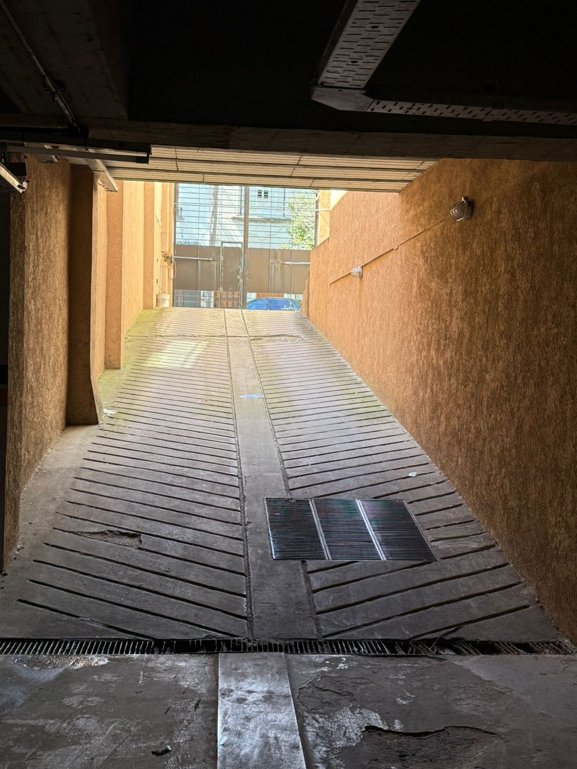 Venta Depto Dos Ambientes Con Jardin Y Cochera