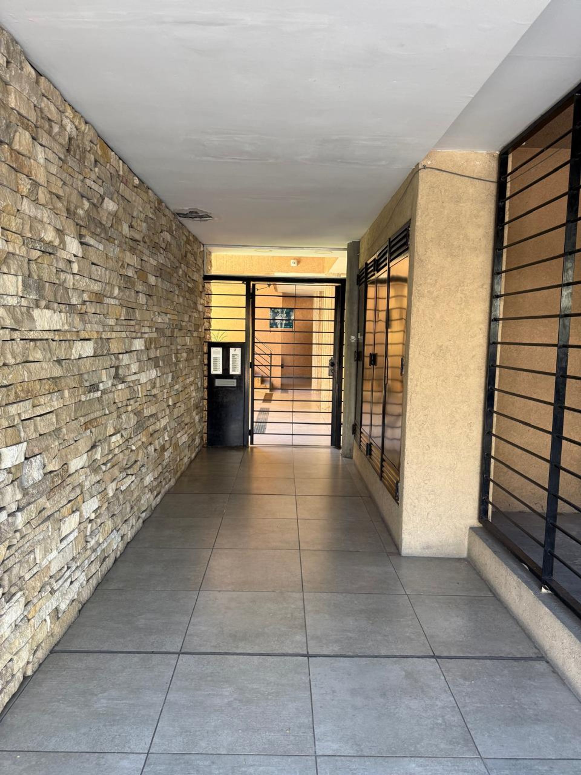 Venta Depto Dos Ambientes Con Jardin Y Cochera
