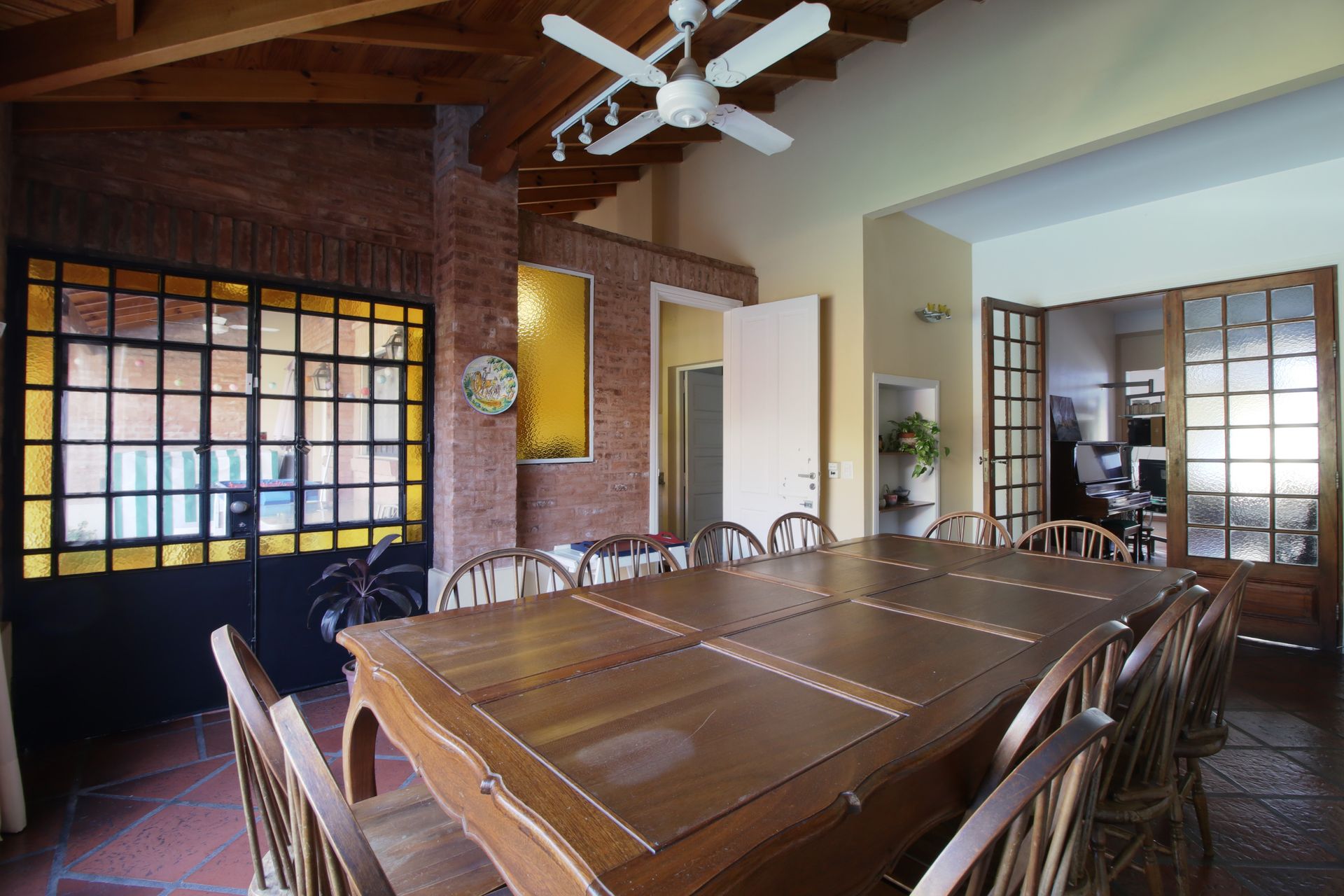VENTA CASA 7 amb. play, pileta jardin Martinez.