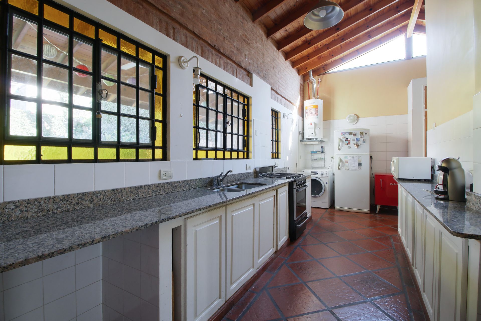 VENTA CASA 7 amb. play, pileta jardin Martinez.