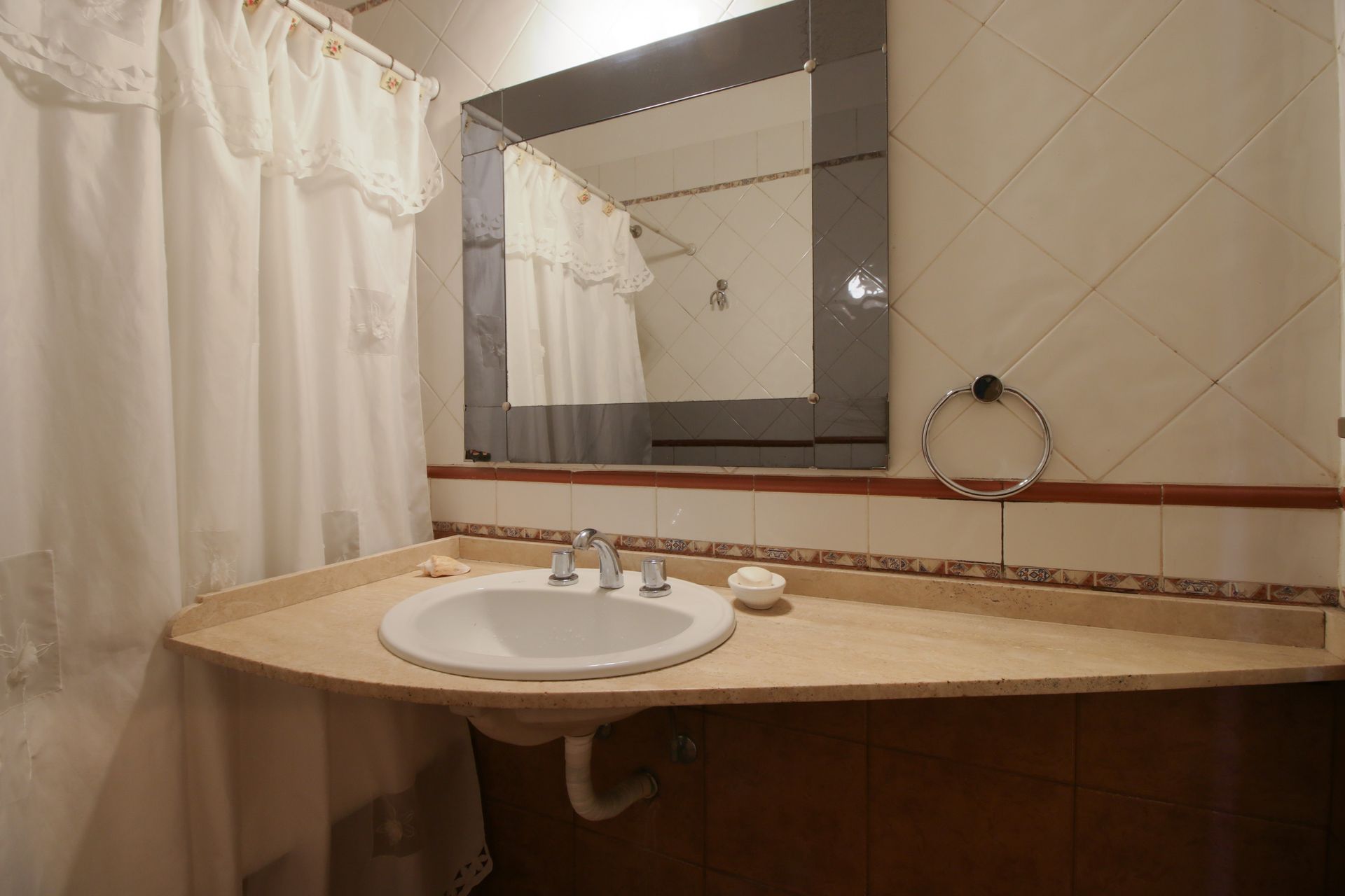 VENTA CASA 7 amb. play, pileta jardin Martinez.