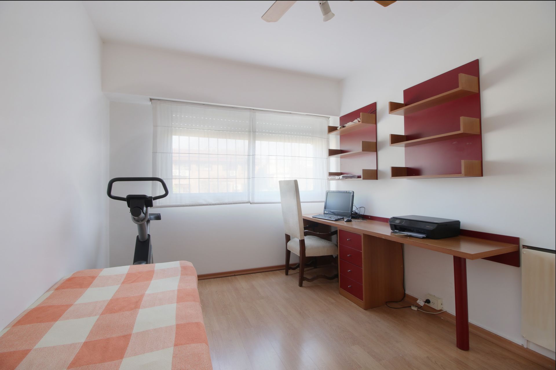 VENTA CASA 7 amb. play, pileta jardin Martinez.