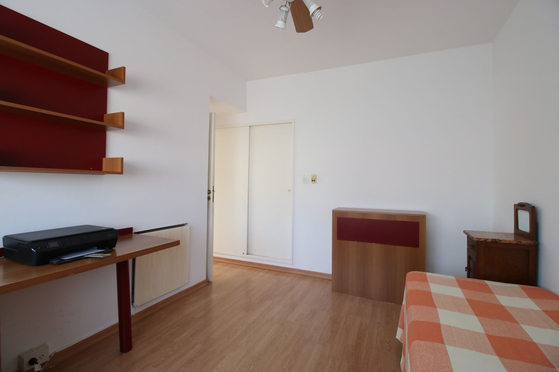 VENTA CASA 7 amb. play, pileta jardin Martinez.