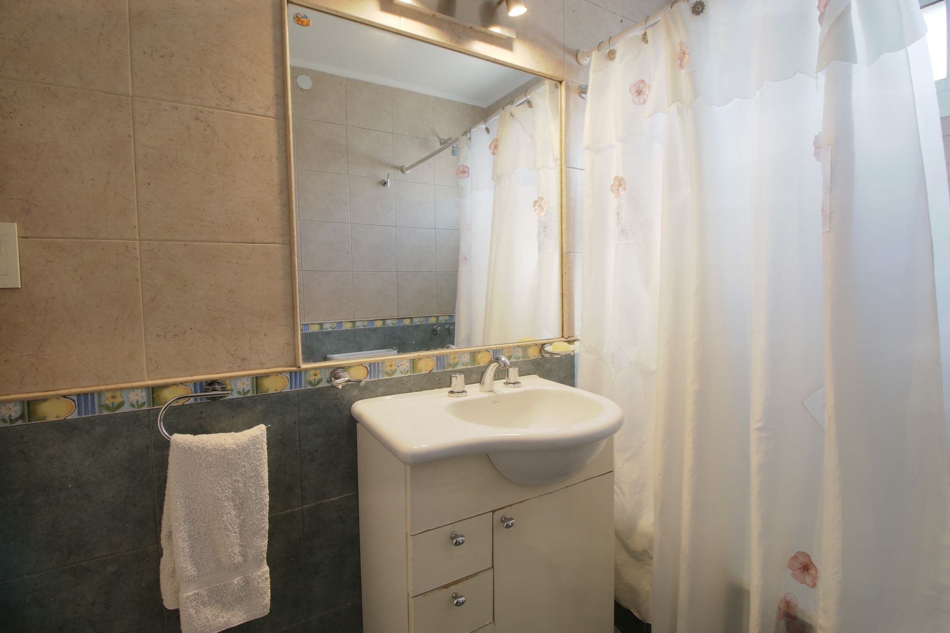 VENTA CASA 7 amb. play, pileta jardin Martinez.
