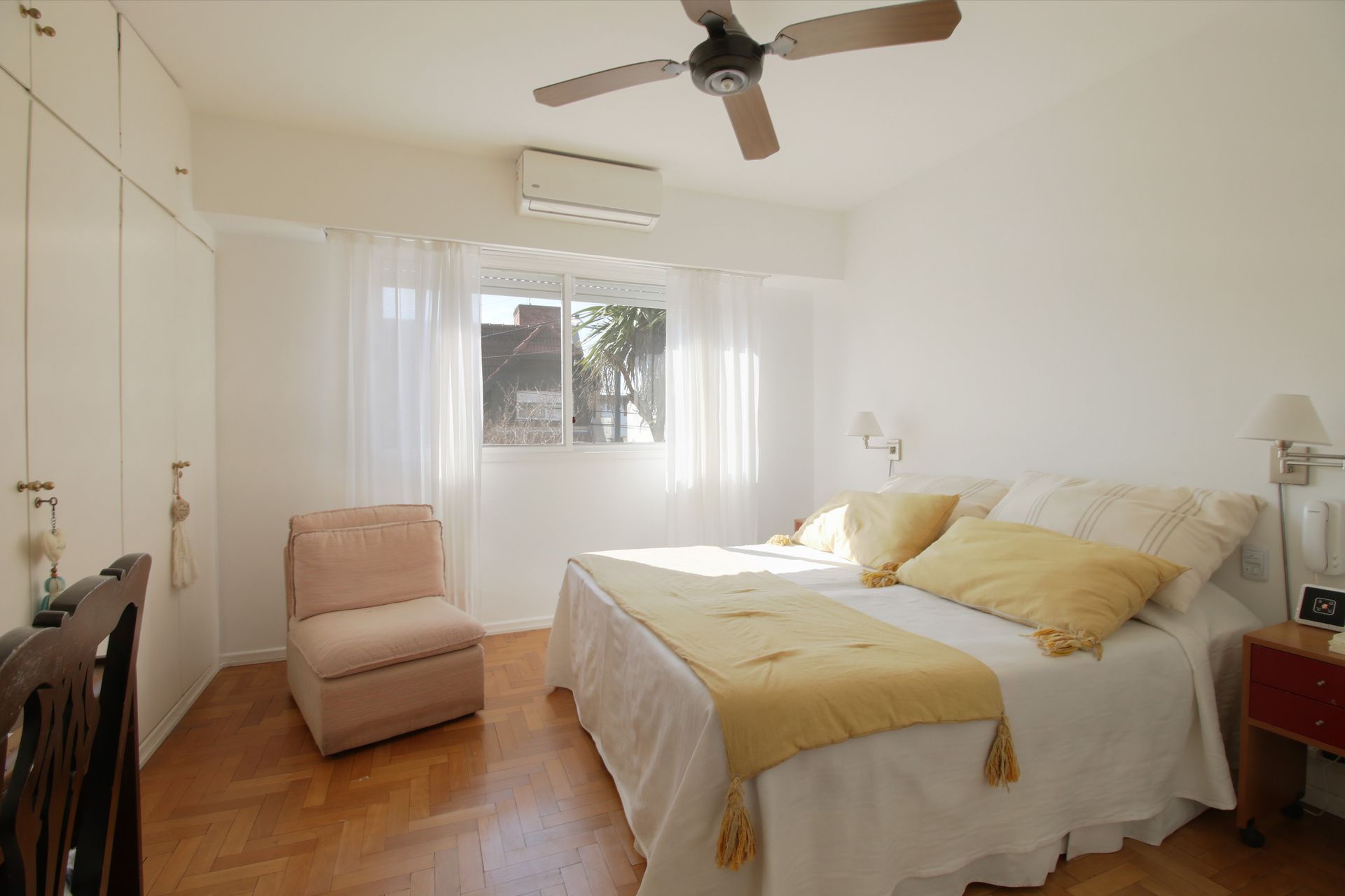 VENTA CASA 7 amb. play, pileta jardin Martinez.