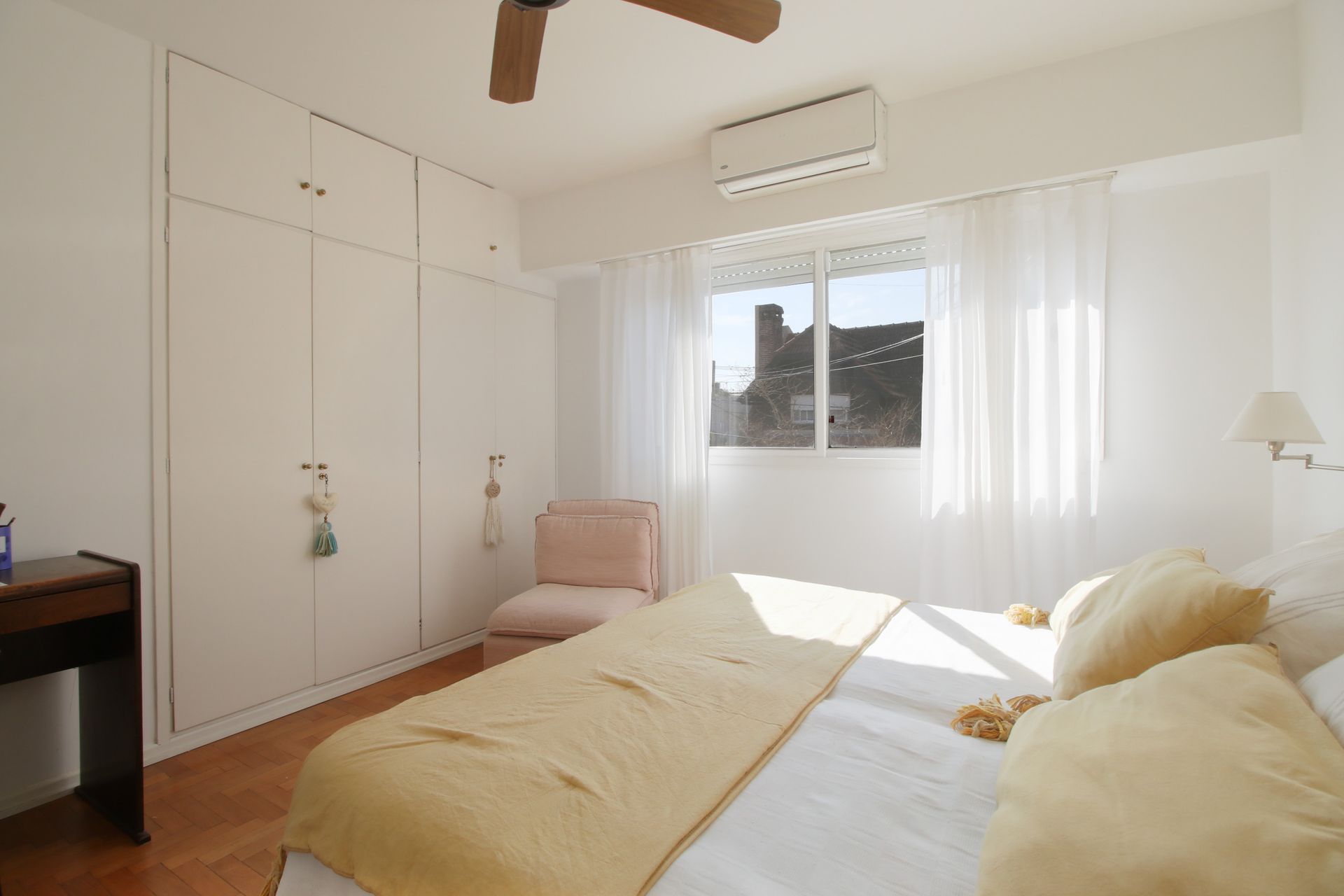 VENTA CASA 7 amb. play, pileta jardin Martinez.
