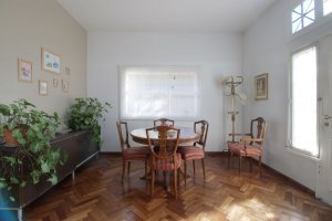 HOUSE FOR SALE, 7 rooms, playground, pool, garden, Martinez.