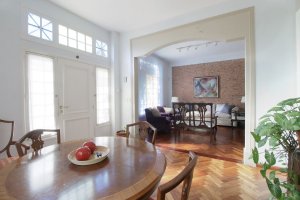 HOUSE FOR SALE, 7 rooms, playground, pool, garden, Martinez.