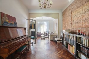 HOUSE FOR SALE, 7 rooms, playground, pool, garden, Martinez.