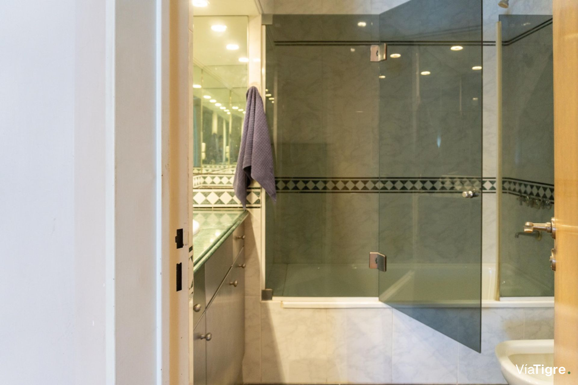 Venta depto 4 ambientes en Martinez San Isidro
