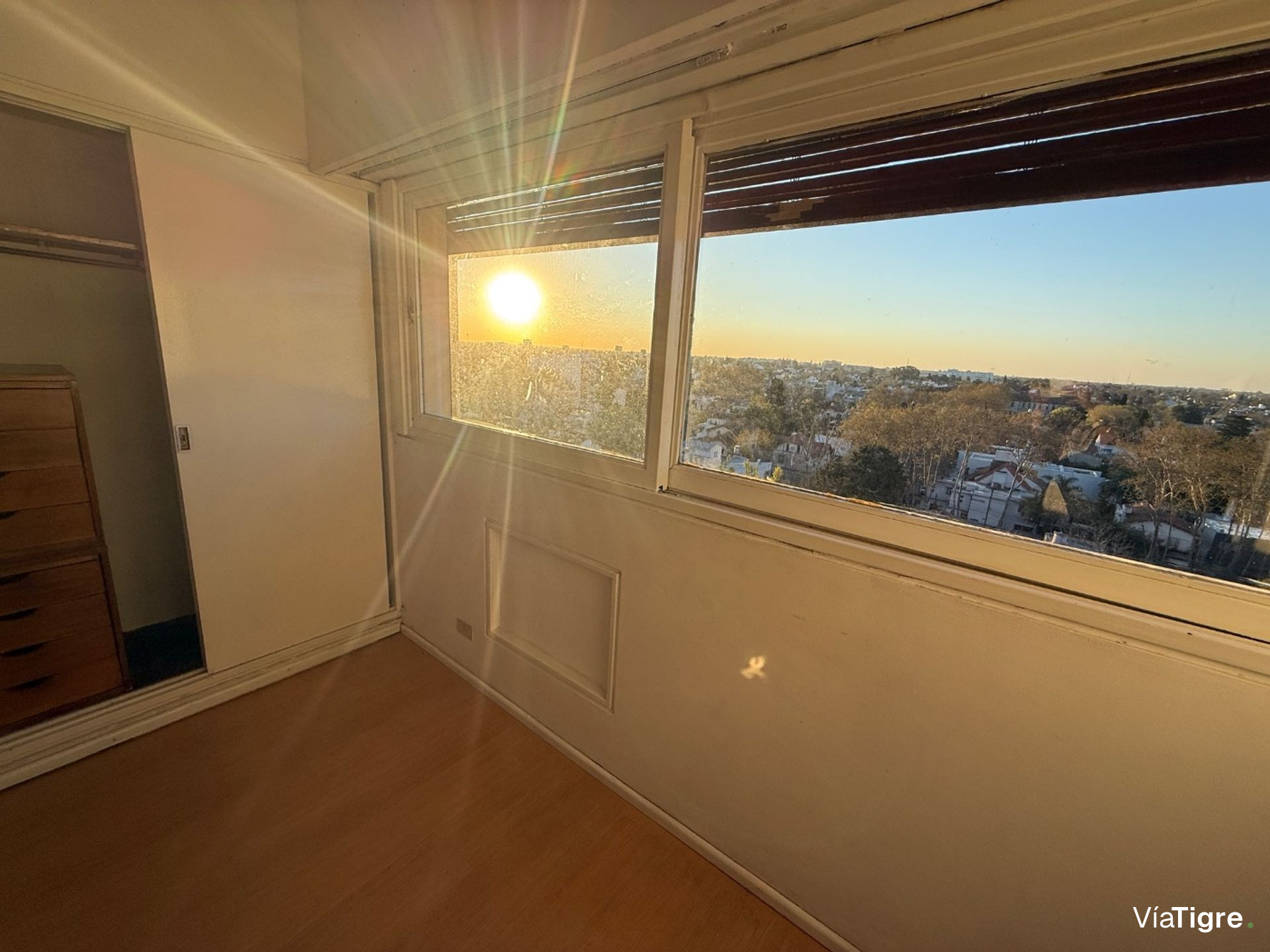 VENTA 4amb. + dep. Vista cochera baulera y Pileta