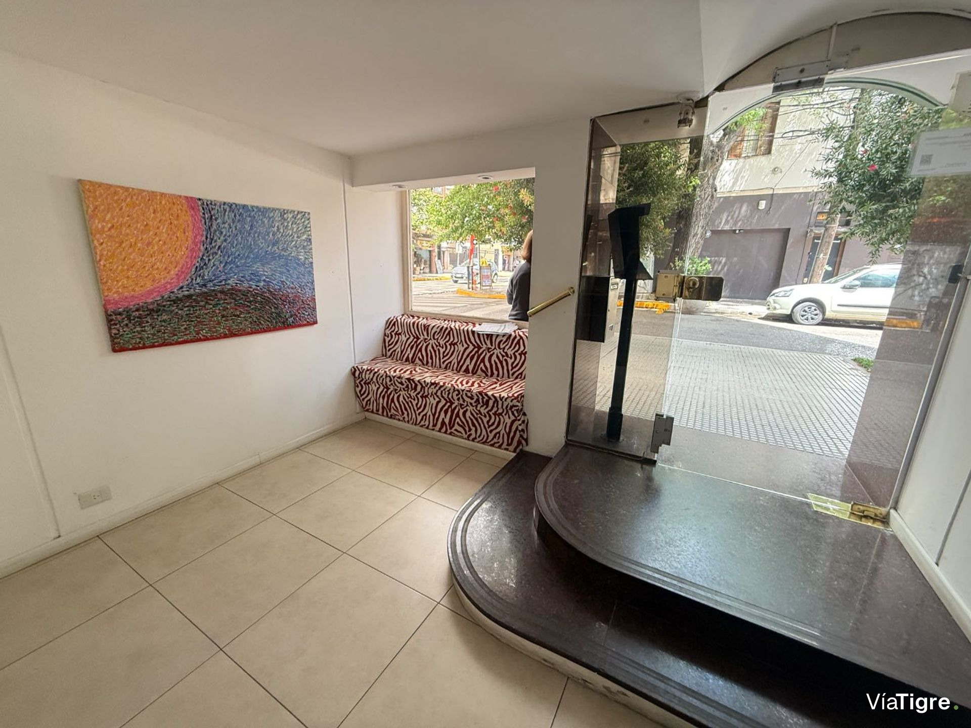 VENTA 4amb. + dep. Vista cochera baulera y Pileta