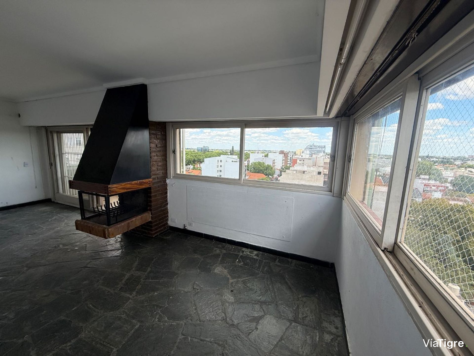 VENTA 4amb. + dep. Vista cochera baulera y Pileta