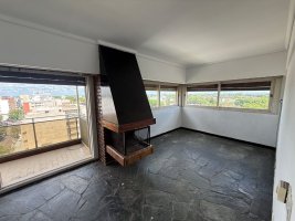 VENTA 4amb. + dep. Vista cochera baulera y Pileta