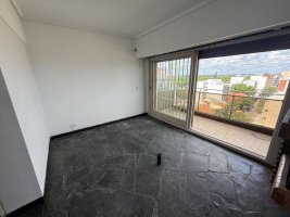 VENTA 4amb. + dep. Vista cochera baulera y Pileta