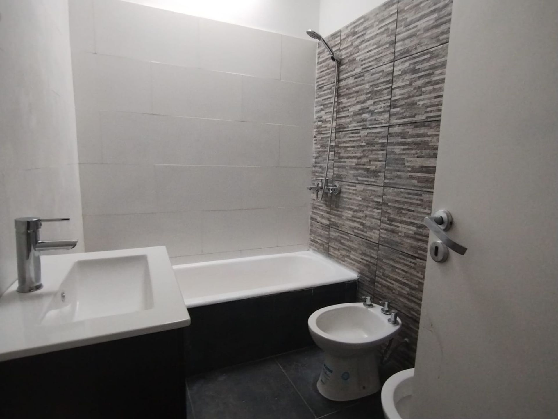 VENTA PH 4 Ambientes en Munro - REFACCIONADO!