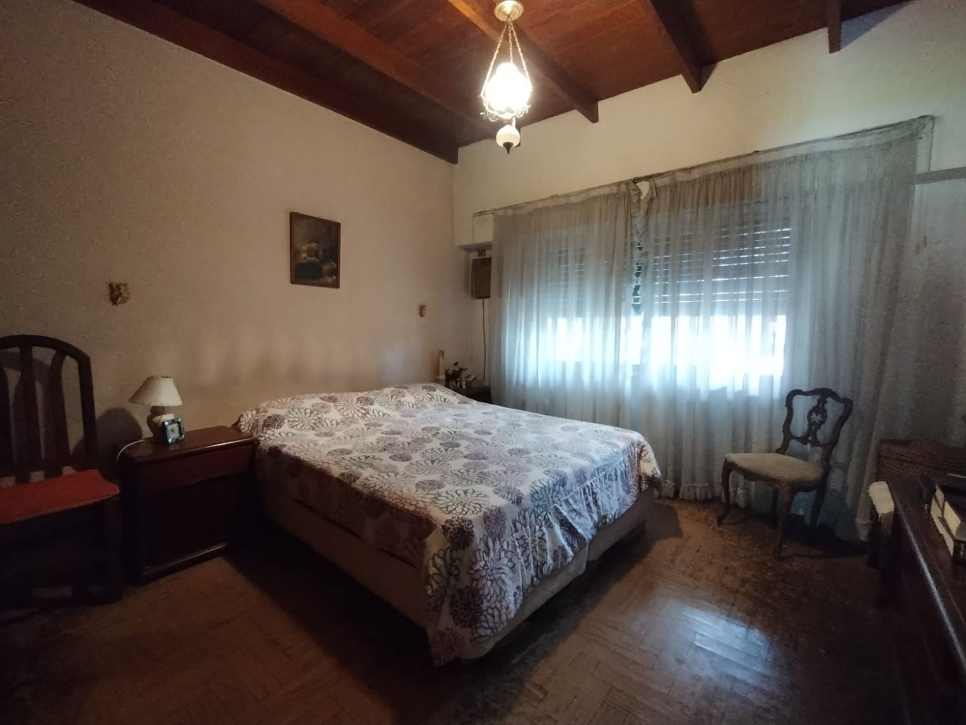 VENTA Casa 3 ambientes, y galería. Villa Adelina.