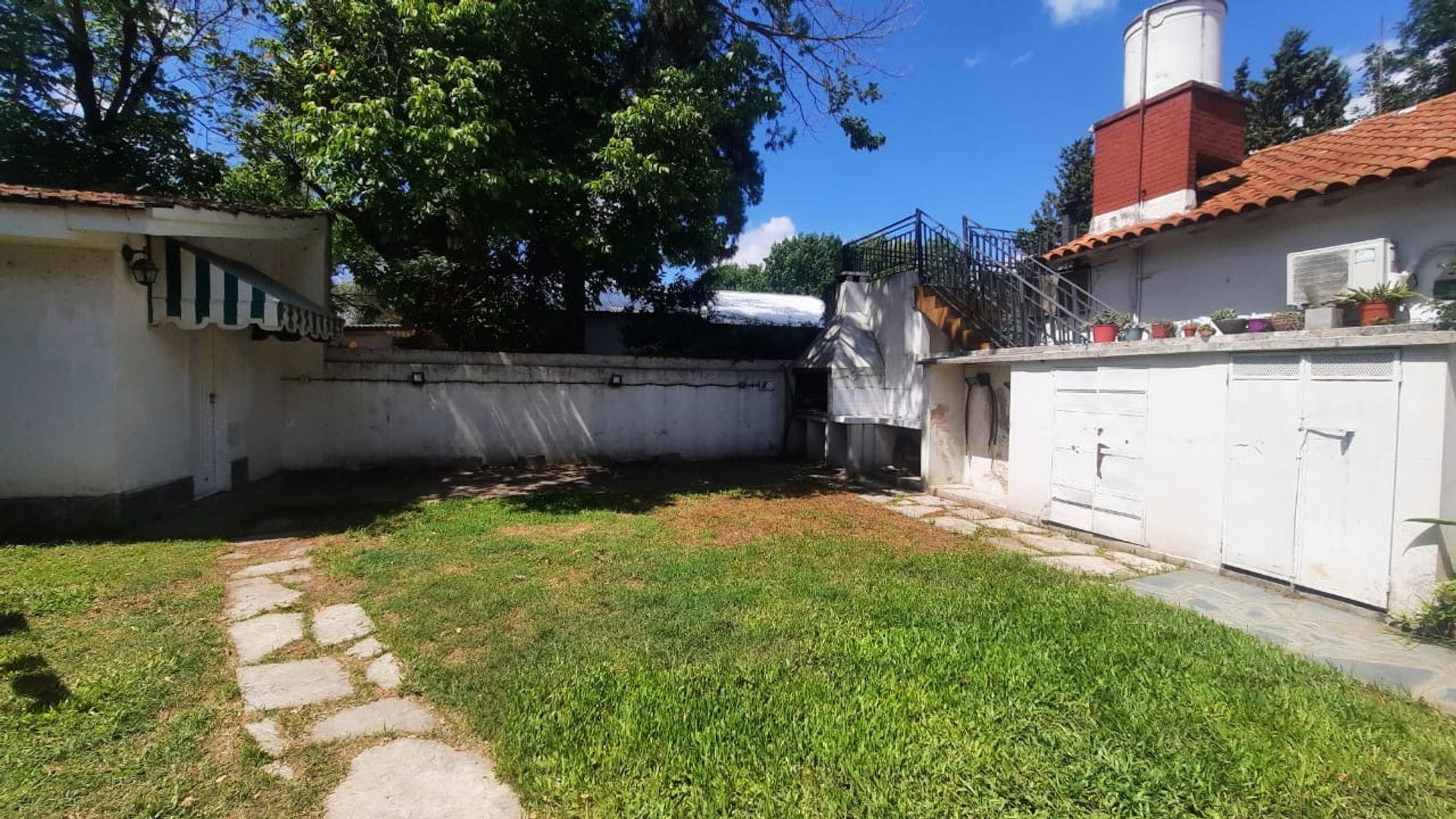 Venta casa Lote propio Don Torcuato jardin cochera