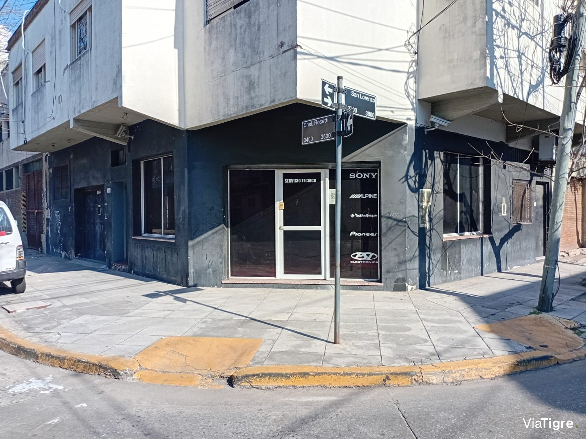 Local En Esquina - San Lorenzo Casi Panamericana.