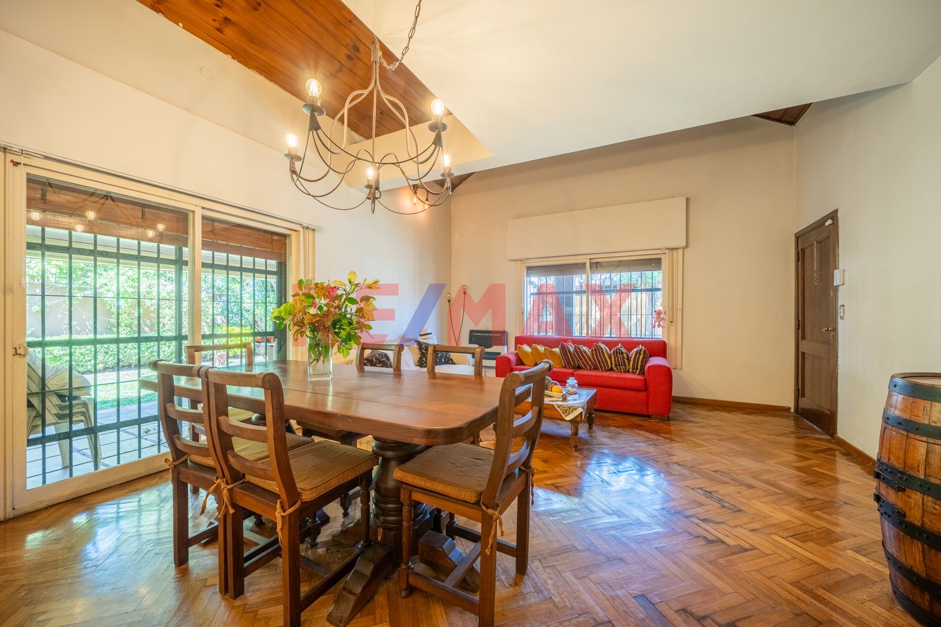 5-room house with playroom for sale in Martinez