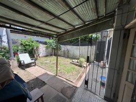 Venta Casa Con Patio Y Dos Dpto Independientes