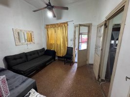 Venta Casa Con Patio Y Dos Dpto Independientes