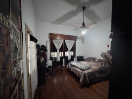 Venta Casa Con Patio Y Dos Dpto Independientes