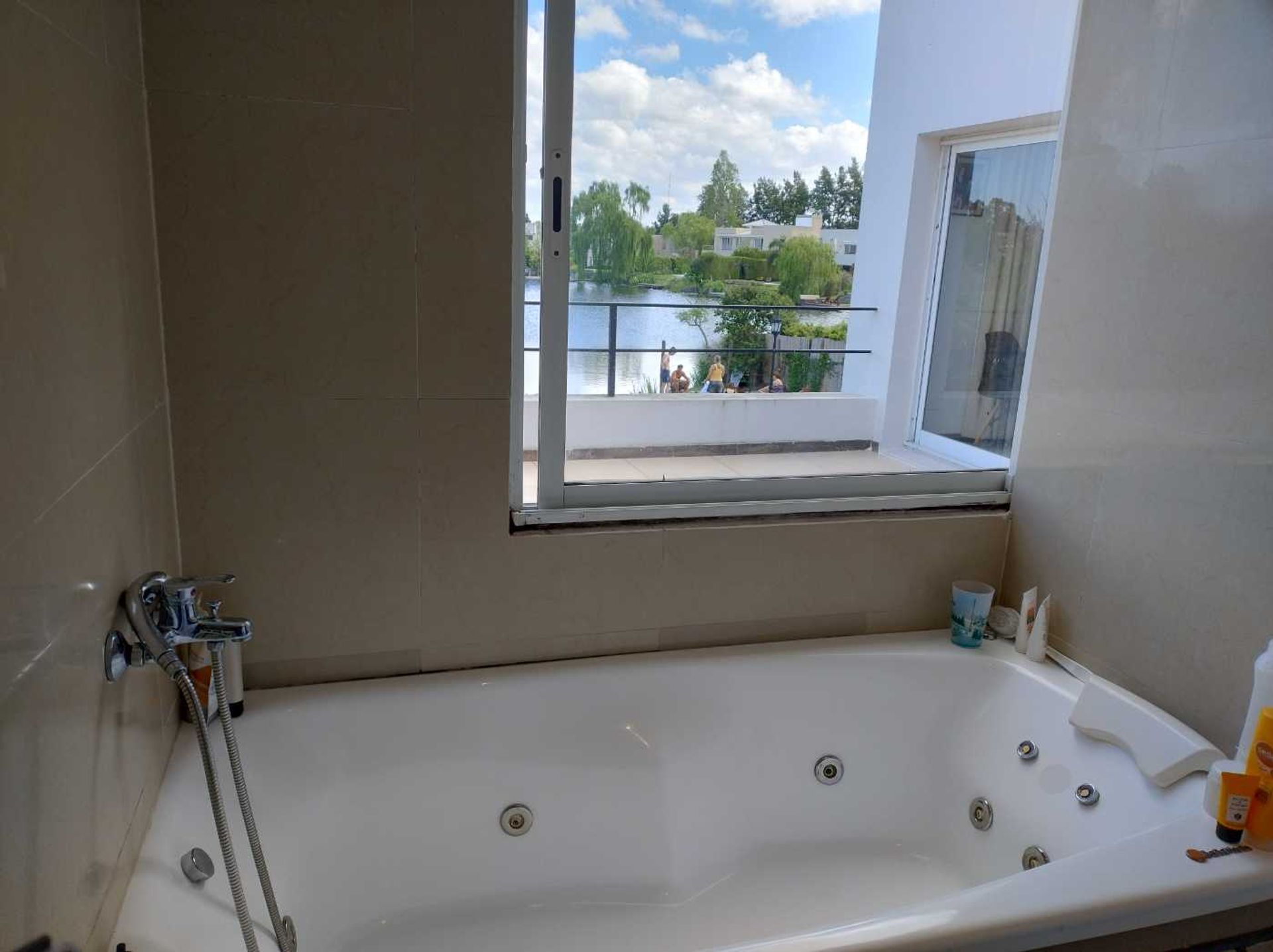 Alquiler Temp. Casa en Barrio La Laguna -Rincon-