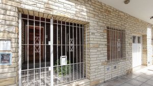 House for Sale: 5 Rooms, 2 Sheds, Office, Florida Mitre