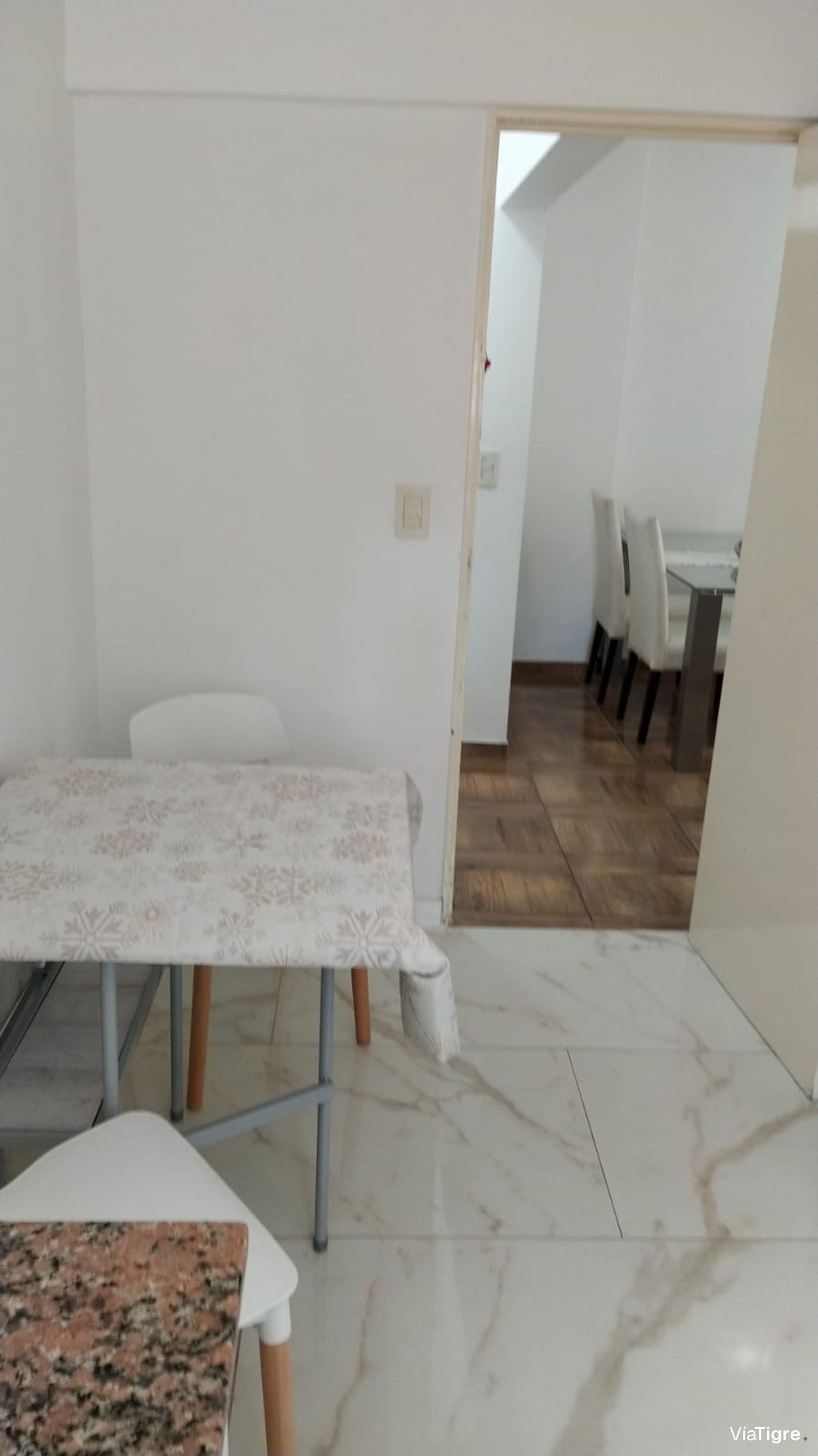 Se Alquila renovado dept en pleno centro de Olivos