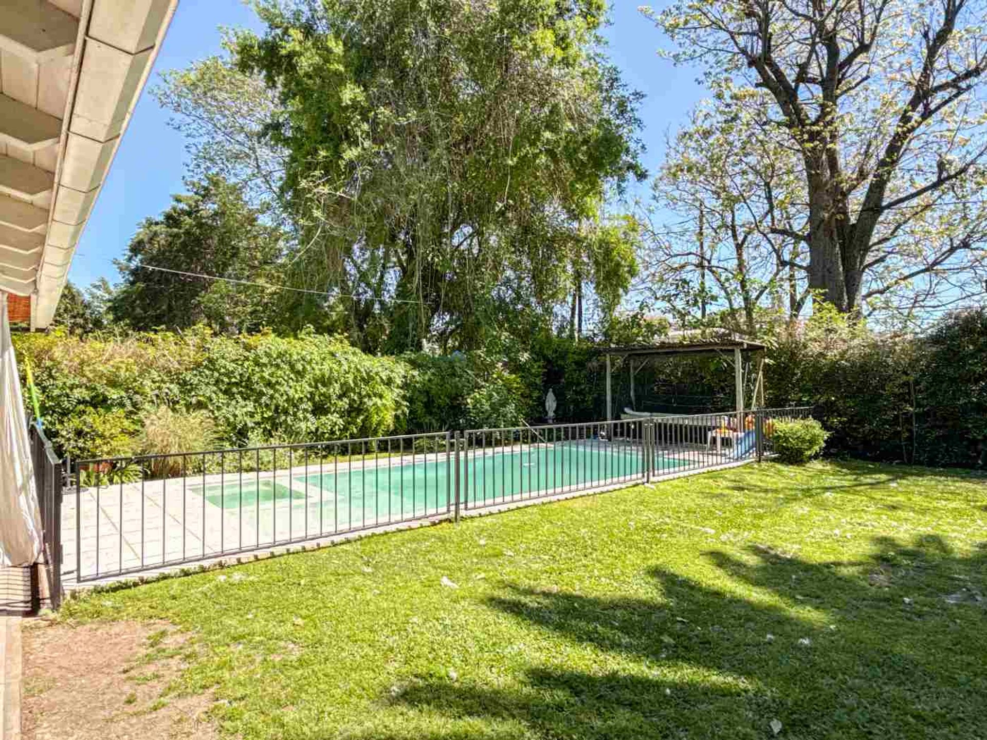 Venta Casa Estancia Alvear Don Torcuato B° Cerrado