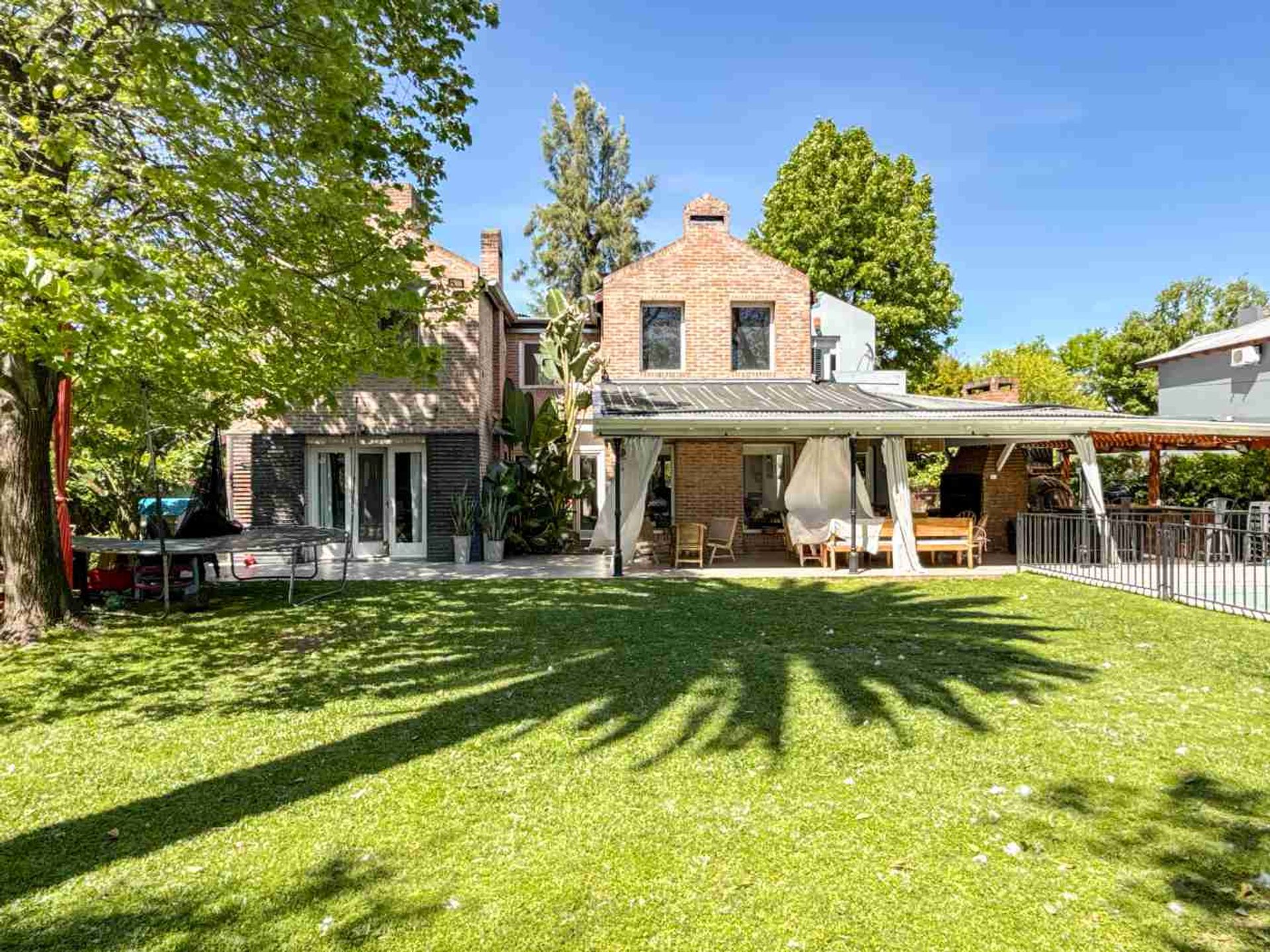 Venta Casa Estancia Alvear Don Torcuato B° Cerrado