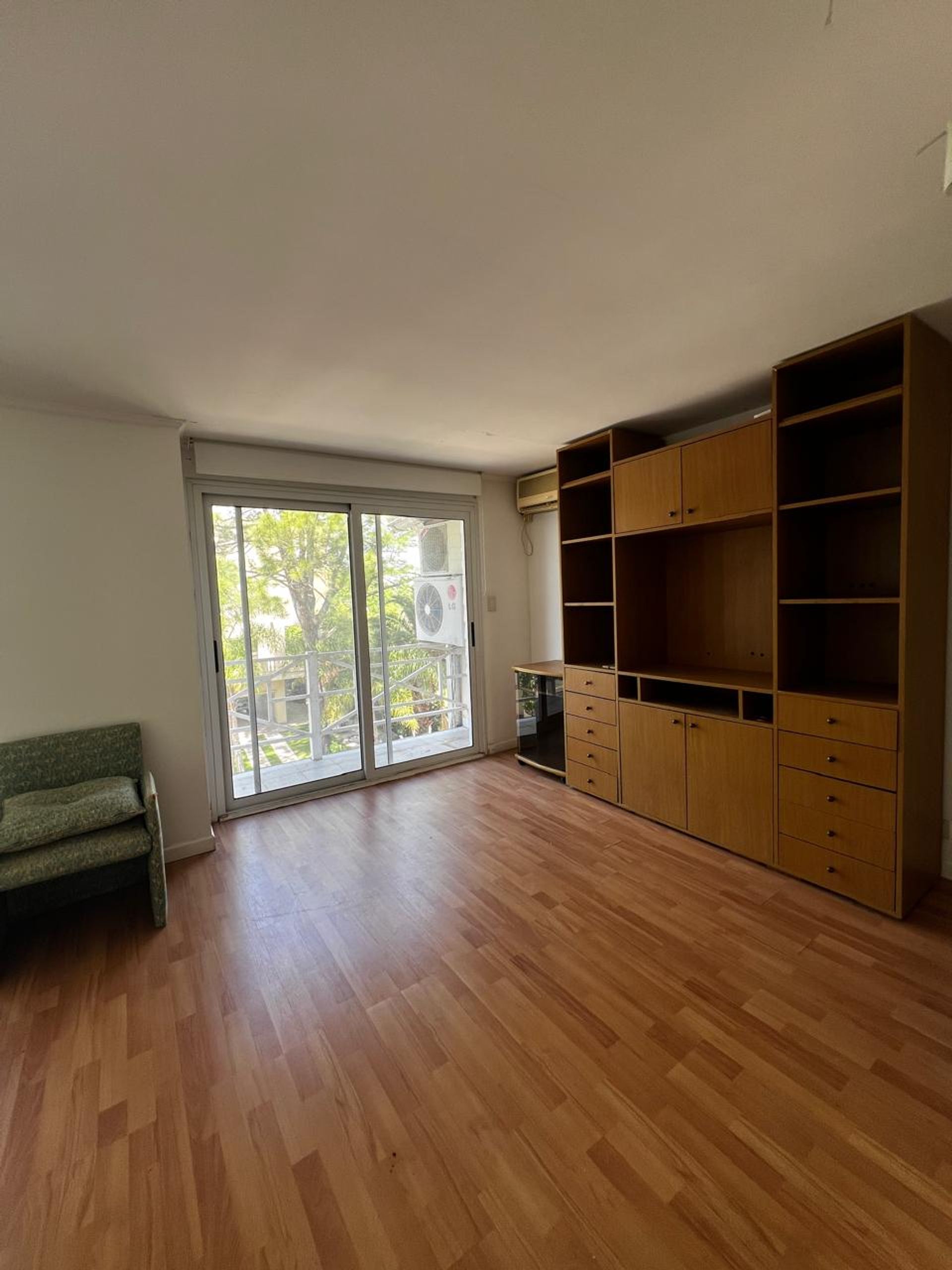 Venta Triplex 5 amb. en Barrio Náutico con amarra
