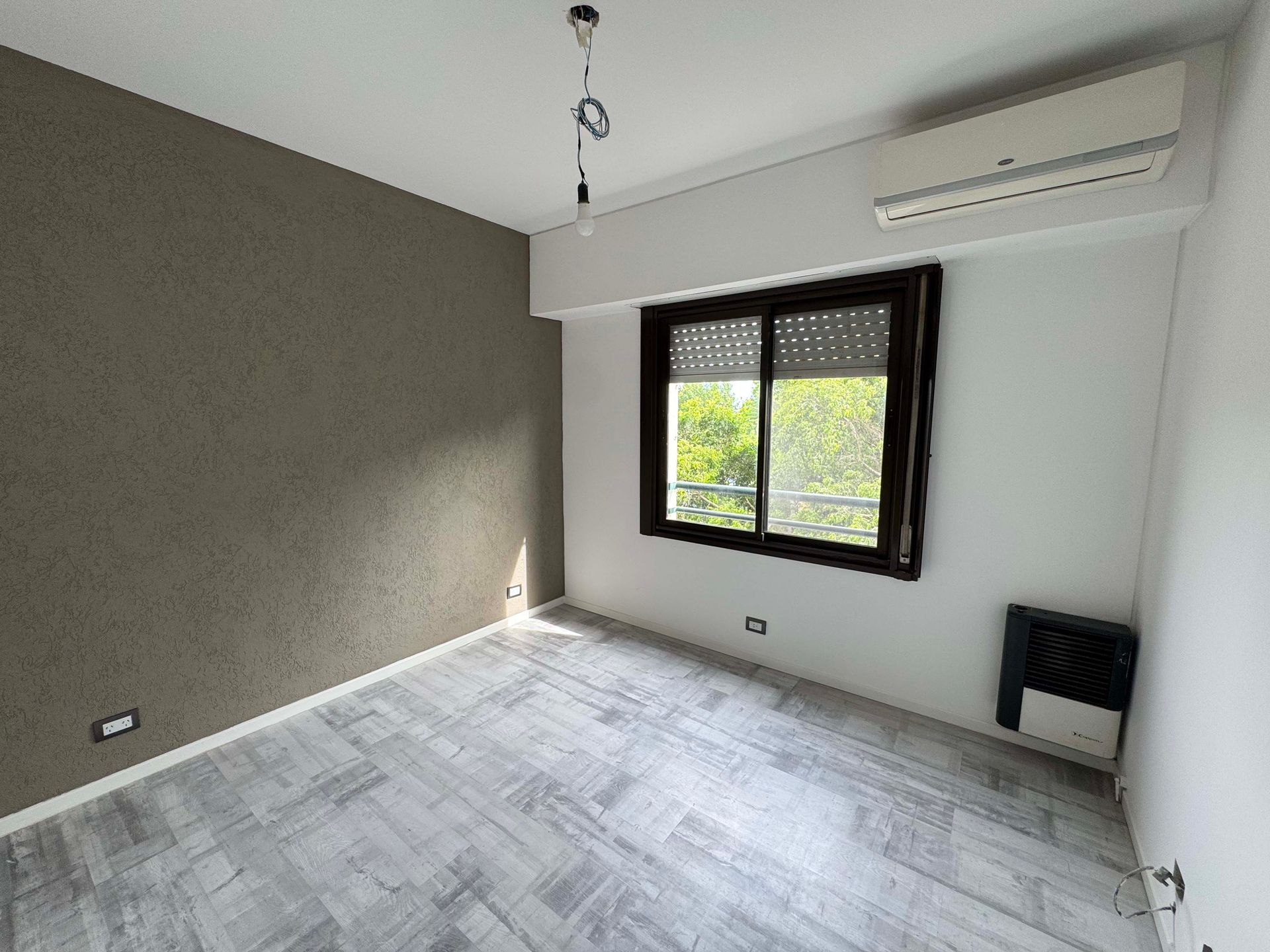 Depto. 3 Ambientes en Venta c/ Cochera -Riverside