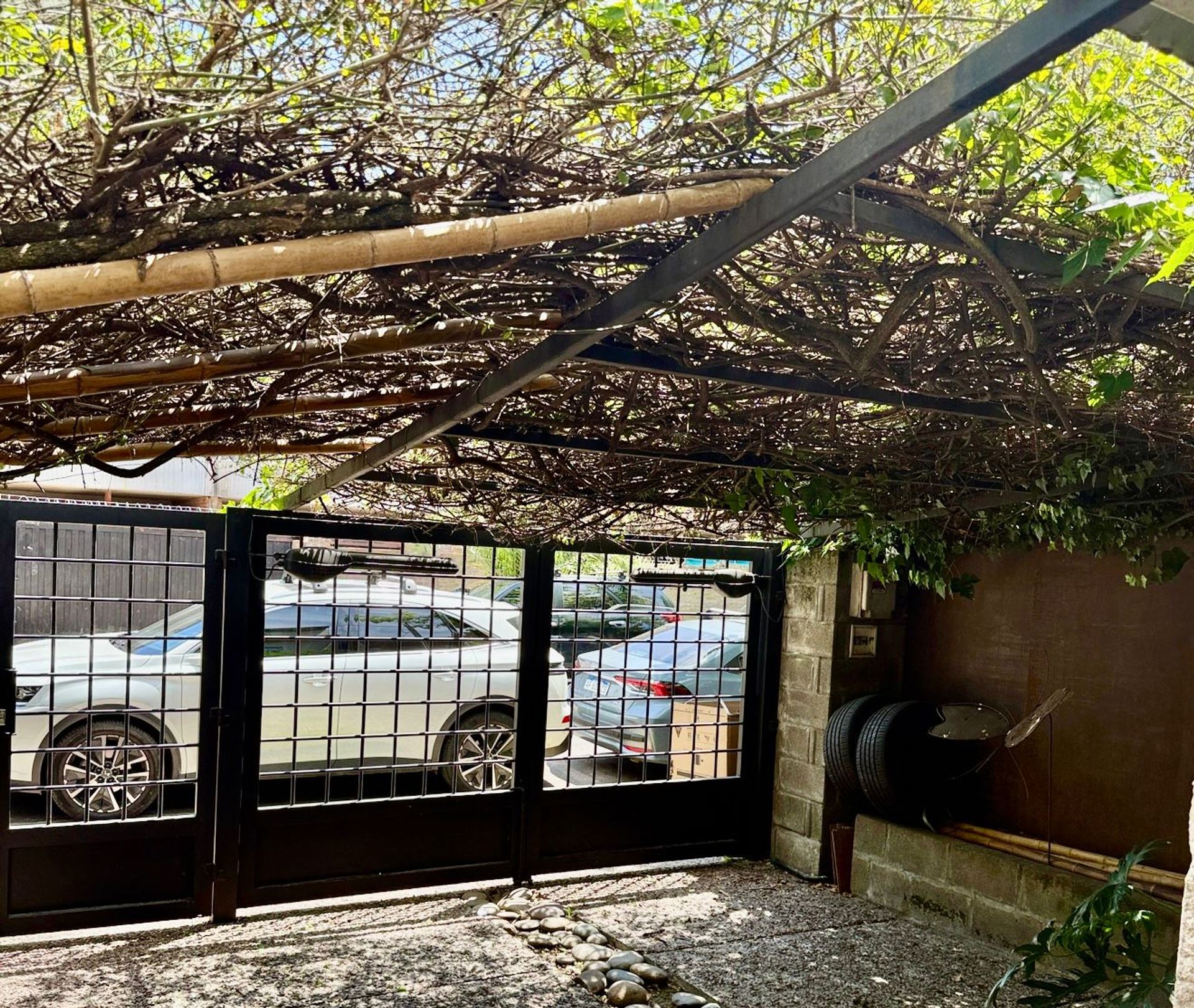 Venta Casa Triplex Con Jardin 5 Ambientes Beccar