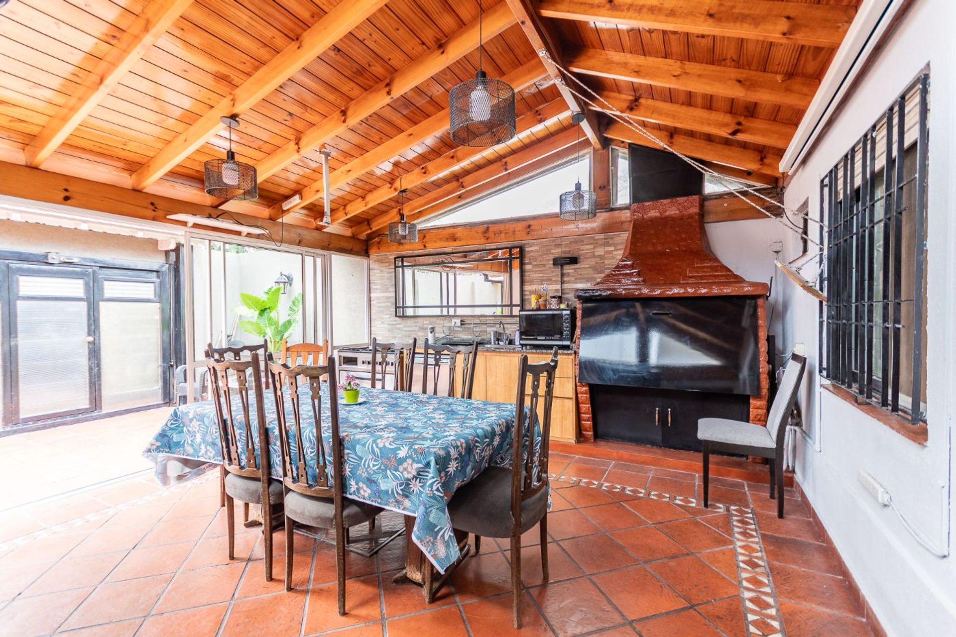 Casa 4 Ambientes Venta Carapachay Quincho Patio
