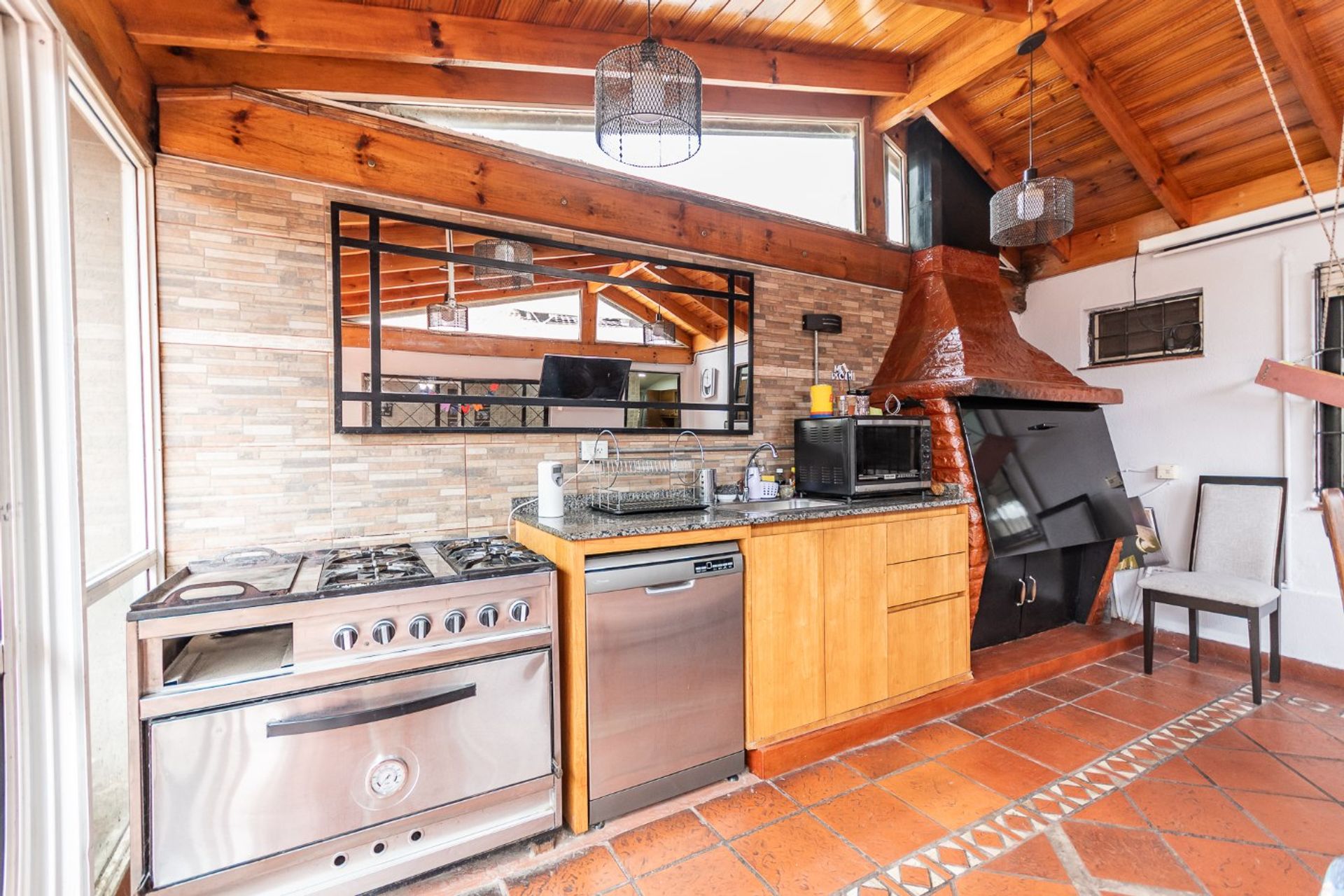 Casa 4 Ambientes Venta Carapachay Quincho Patio