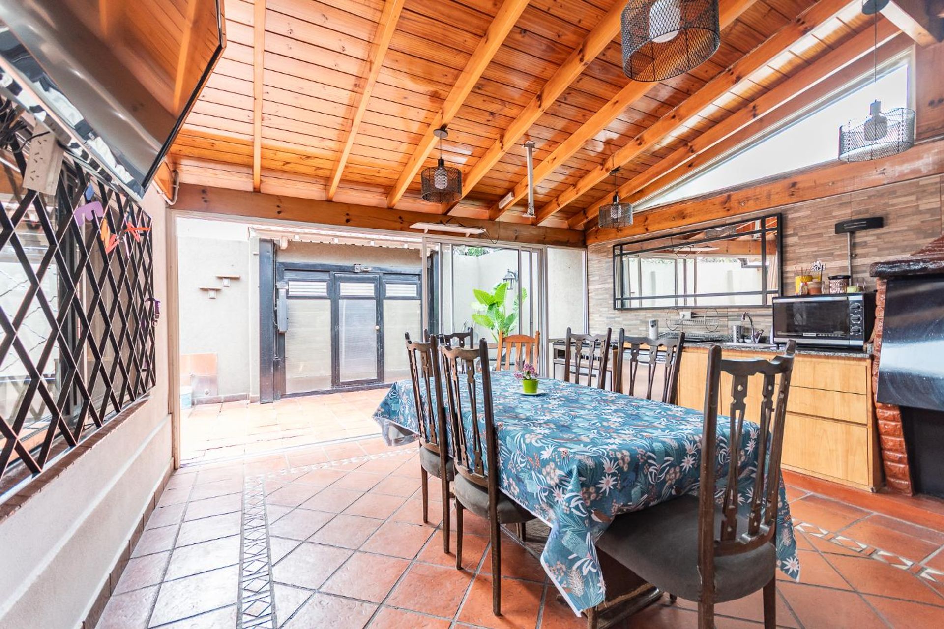 Casa 4 Ambientes Venta Carapachay Quincho Patio