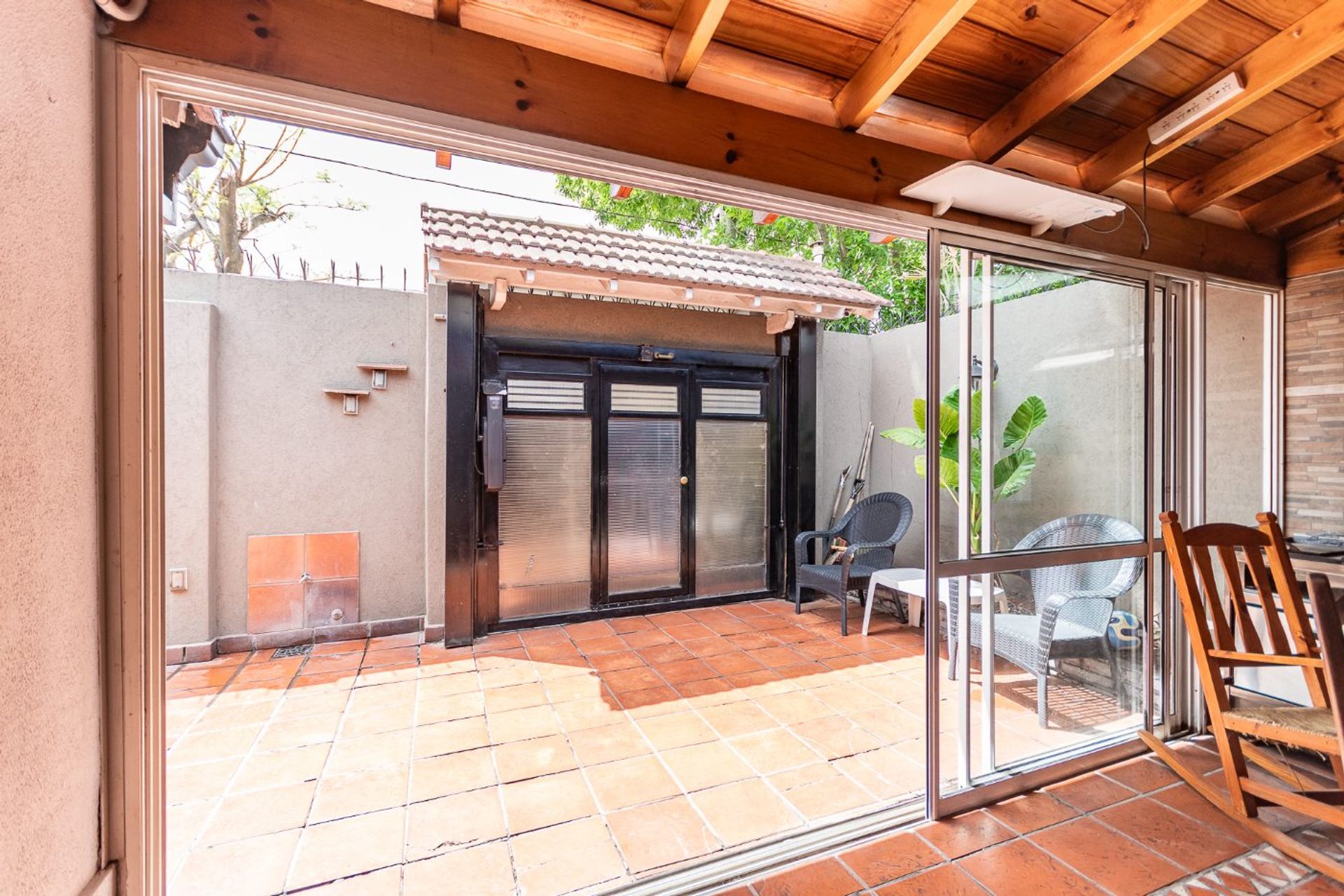 Casa 4 Ambientes Venta Carapachay Quincho Patio