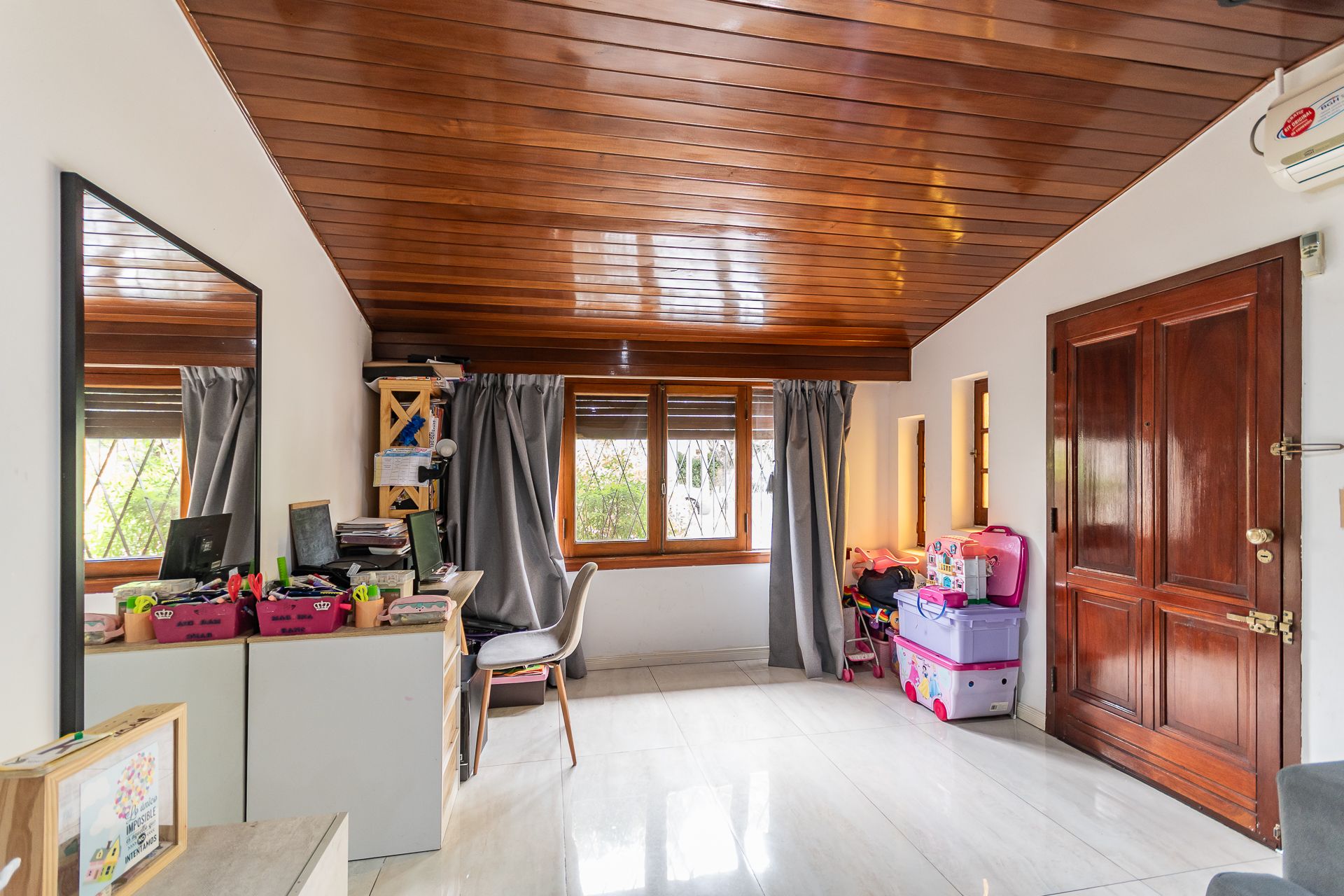 Casa 4 Ambientes Venta Carapachay Quincho Patio