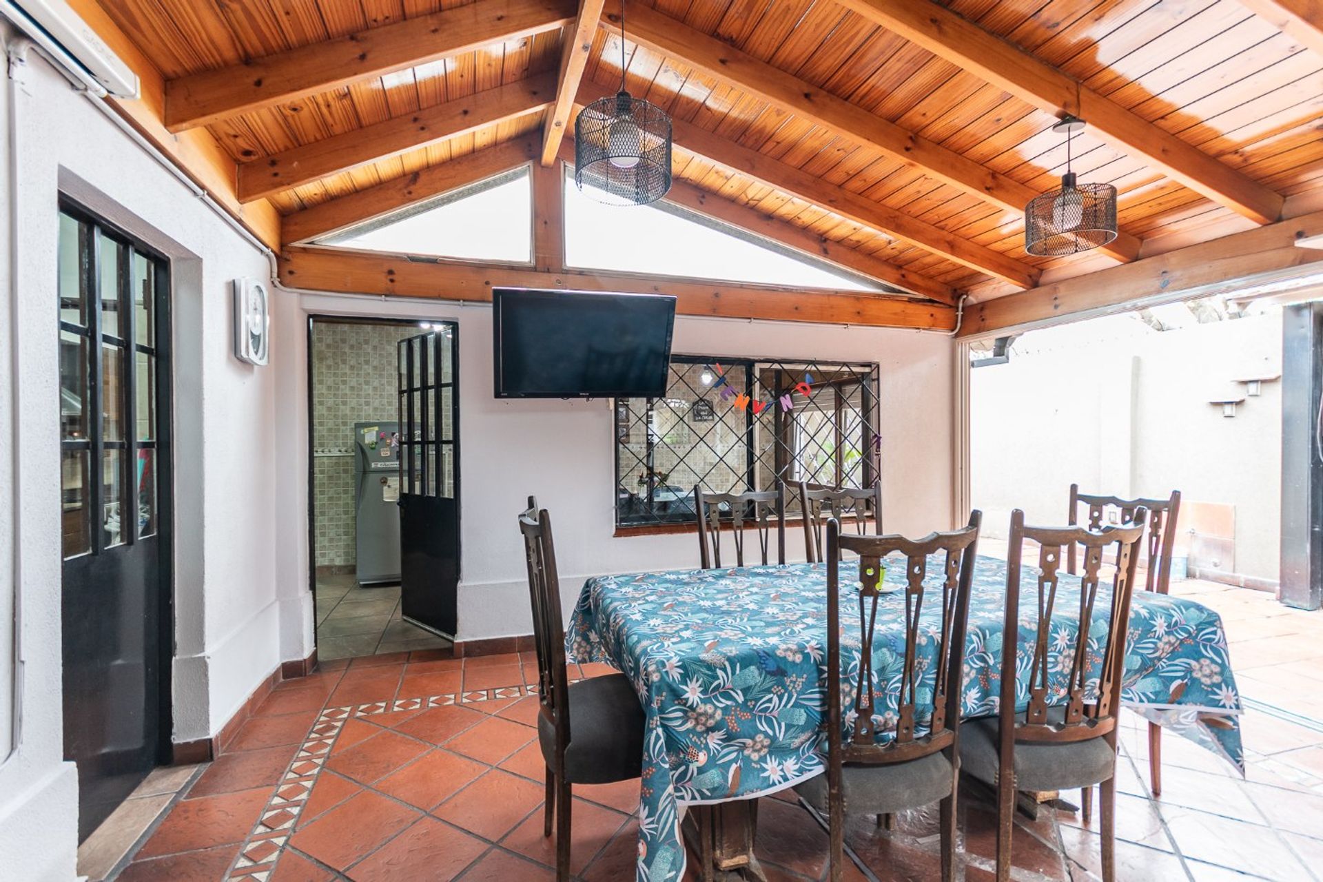 Casa 4 Ambientes Venta Carapachay Quincho Patio